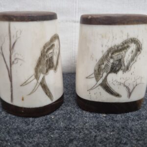 Zout en peperstel van bot