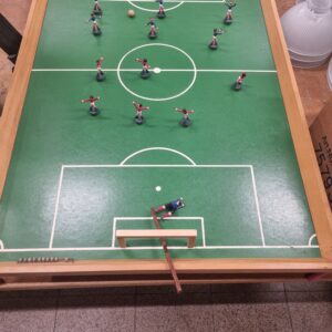 Houten tafel voetbalspel