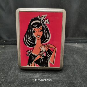 Sigarettenkoker Young Girl 2