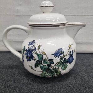 Theepot, uit de collectie Botanica van Villeroy en Boch