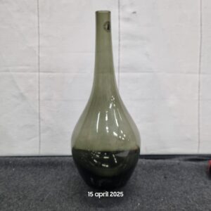 Vintage handgemaakte groene glazen vaas