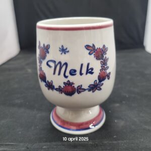 Vintage Zenith beker op voet – “Melk”
