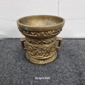 Metalen Ornament met Gedetailleerde Figuren