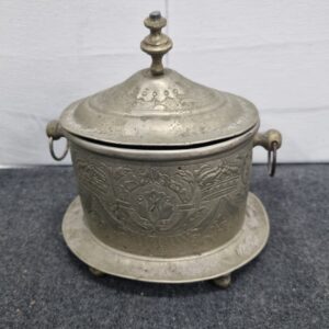 Mysterieus Tin Potje met Deksel