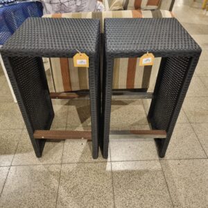 Bijzettafels-Hoge Krukken