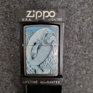 Zippo Aansteker - "Mooie Zeekoe"