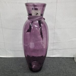 paarse glazen vaas