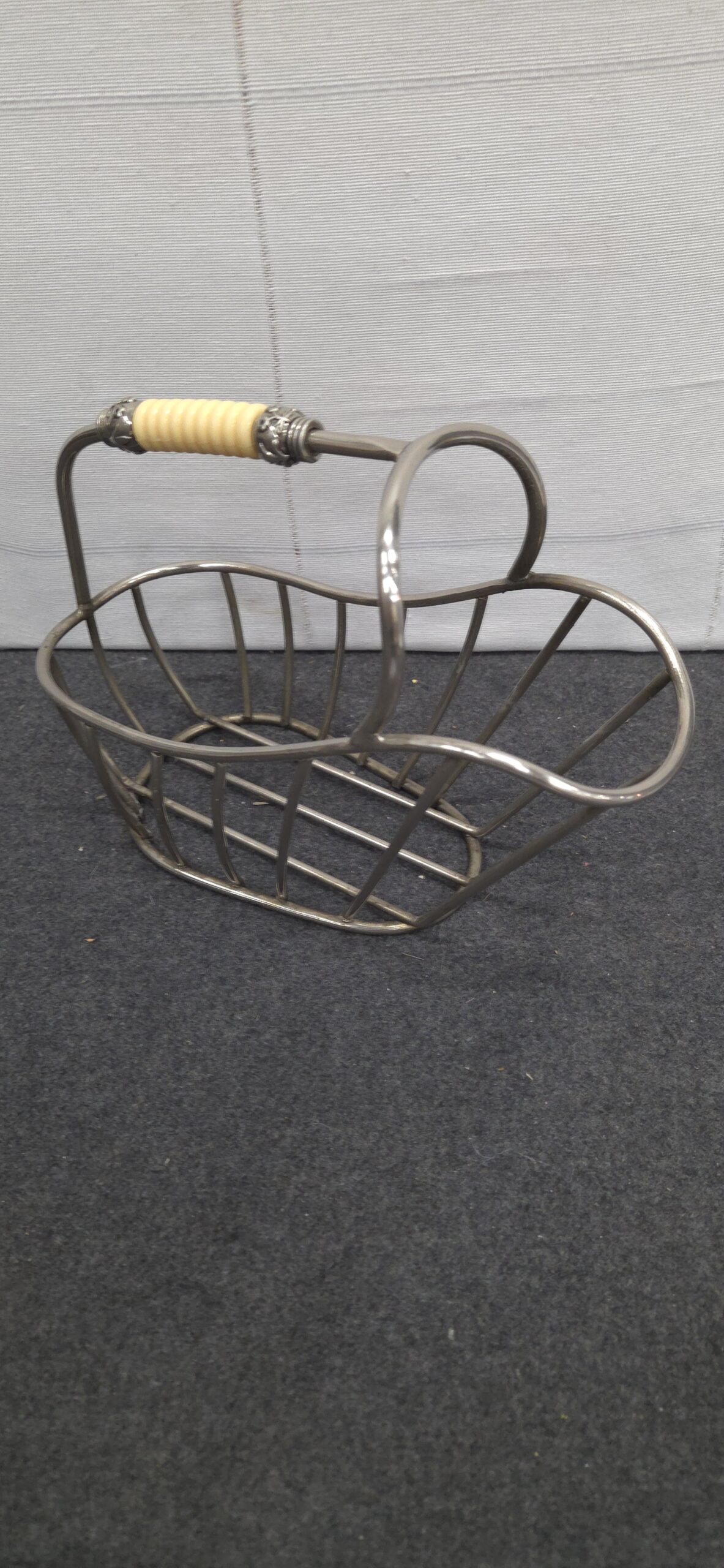 Schitterende Vintage Verzilverde Wijnmand met Bakelieten Handvat