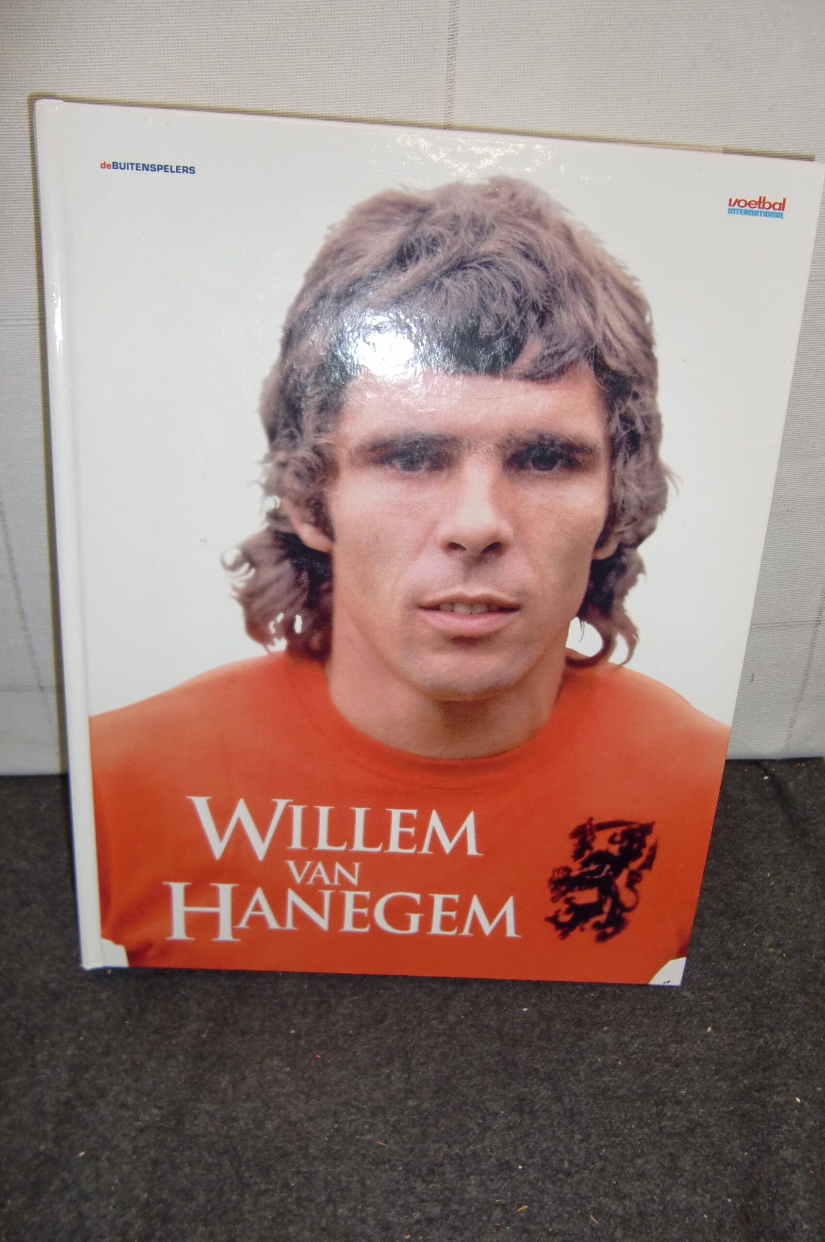Willem van Hanegem Biografie – Buitenkant Links – Voor de échte fan