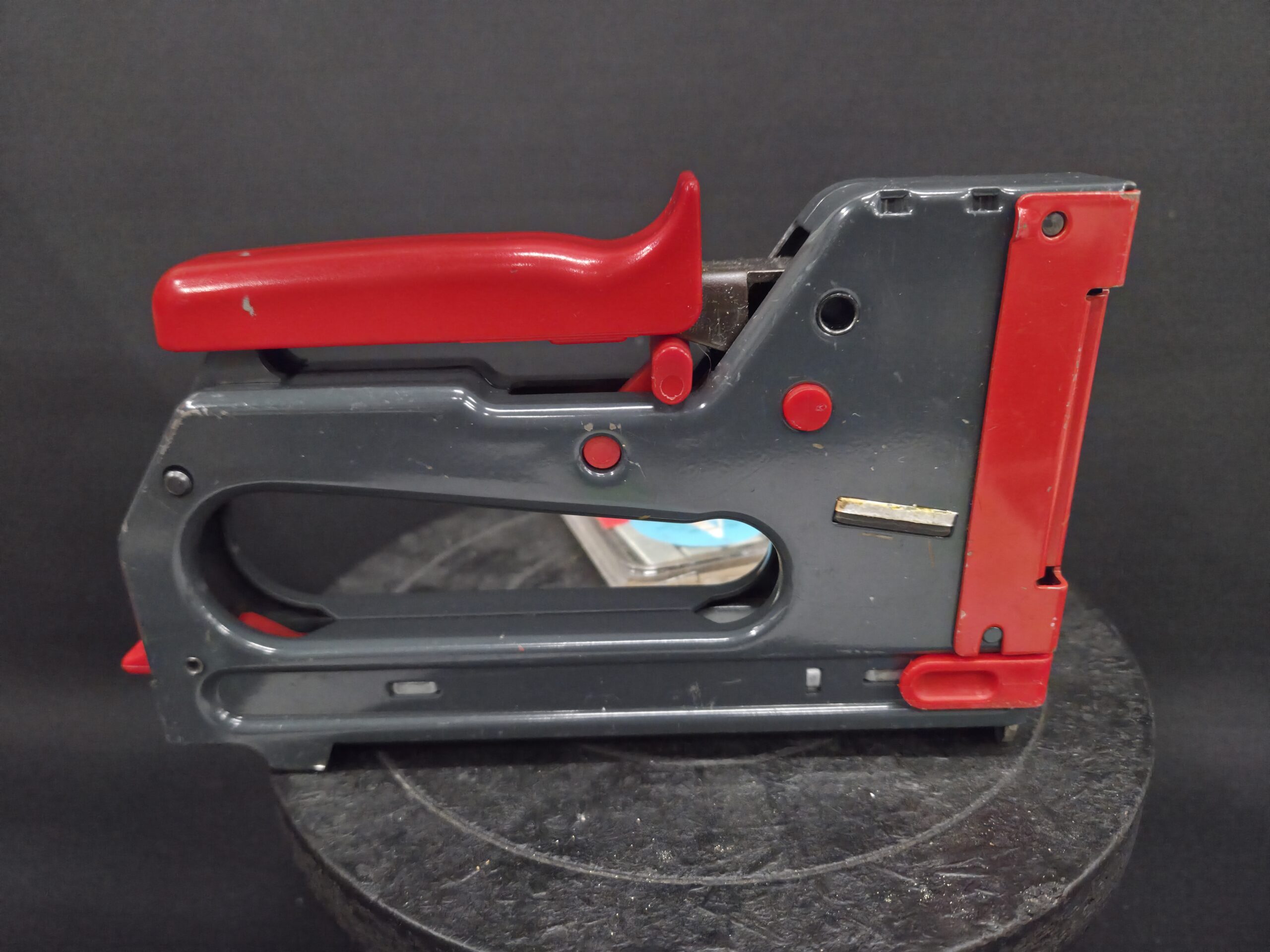 Degelijke Novus J-17 Handtacker / Nietpistool + Doosje Nietjes (Typ 53/10mm)